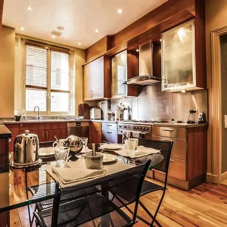 Apartment St. Germain Occupies The Third Floor !